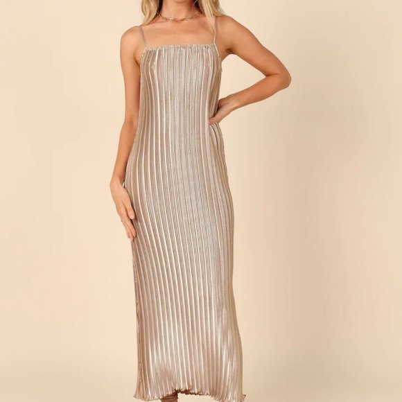 NWOT Petal & Pup LIZA PLEATED MAXI DRESS size M - Picture 2 of 9
